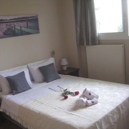 Rea'S Guest House 阿特米达 外观 照片