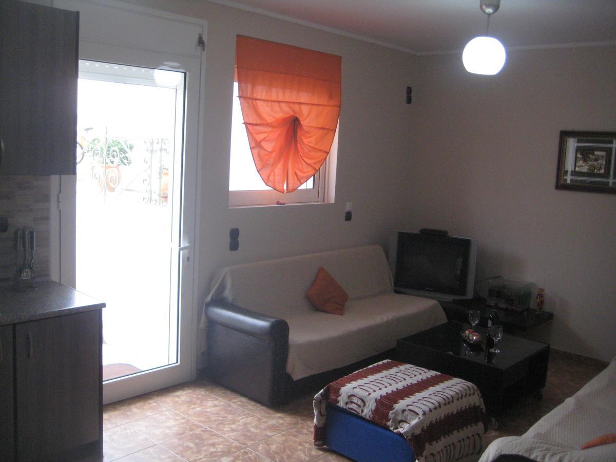 Rea'S Guest House 阿特米达 外观 照片